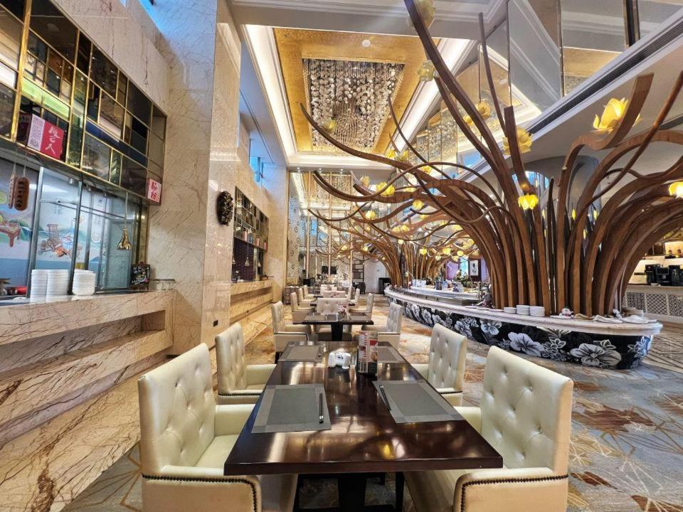 Menshine Gloria Plaza Hotel Shantou Exterior photo