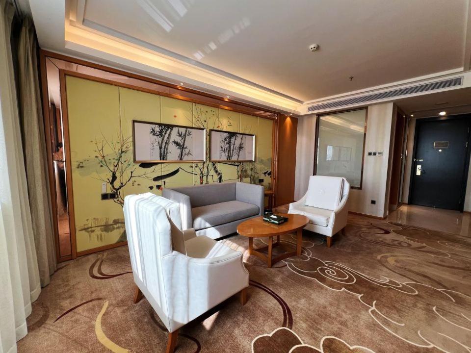 Menshine Gloria Plaza Hotel Shantou Exterior photo