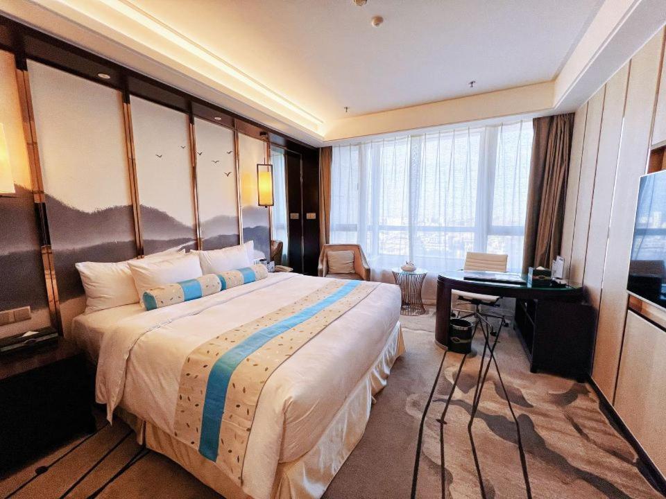 Menshine Gloria Plaza Hotel Shantou Exterior photo
